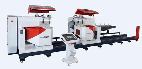 广东龙邦机械携新切割设备亮相FBC展，引领机械行业创新潮流